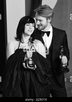 27th mars 2022, Los Angeles, États-Unis. Billie Eilish et Finneas O'Connell participant à la Vanity Fair Oscar Party 2022, Wallis Annenberg Centre pour le PE Banque D'Images