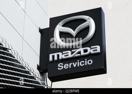 VALENCE, ESPAGNE - 28 MARS 2022 : Mazda est un fabricant automobile multinational japonais Banque D'Images