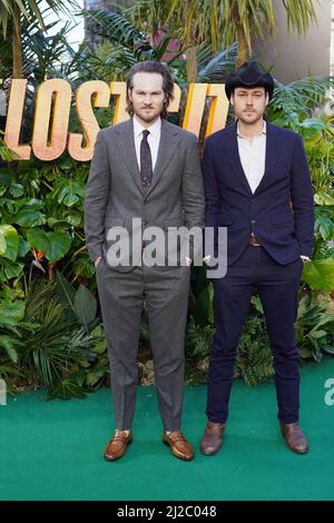 Adam Nee (à gauche) et Aaron Nee arrivent pour la première britannique de Lost City à Cineworld Leicester Square, dans le centre de Londres. Date de la photo: Jeudi 31 mars 2022. Banque D'Images