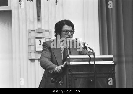 Débat de la Chambre des représentants sur l'ordre de base manqué, Van Thijn parlant vers le 3 juin 1976 Banque D'Images