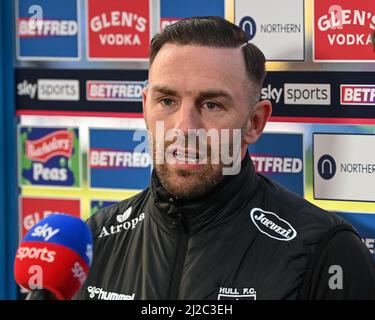 Wigan, Royaume-Uni. 31st mars 2022. Luke Gale #7 de Hull FC parle à Jenna Brooks de Sky Sports Rugby League à Wigan, Royaume-Uni le 3/31/2022. (Photo de Craig Thomas/News Images/Sipa USA) crédit: SIPA USA/Alay Live News Banque D'Images