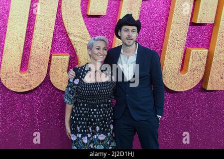 Londres, Royaume-Uni. 31st mars 2022. Le réalisateur Aaron Nee (R) assiste à la projection spéciale de 'The Lost City' à Cineworld à Leicester Square. Crédit: Wiktor Szymanowicz/Alamy Live News Banque D'Images