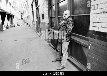 Alexei Sayle, comédien de Liverpudlian, qui a joué dans la série télévisée de la BBC The Young One, photographiée à Londres. 17th mai 1985. Banque D'Images