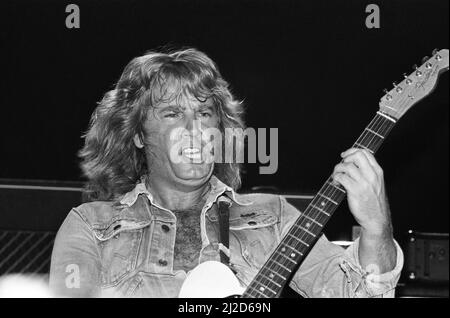 Rick Parfitt du groupe rock statu quo, de concert à Vienne, en Autriche. 8th mai 1986. Banque D'Images