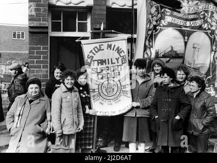 La grève nationale des mineurs 1985 Une marche pacifique en frappant les mineurs 5 mars 1985 - le Groupe de soutien familial des mineurs de Westoe Banque D'Images