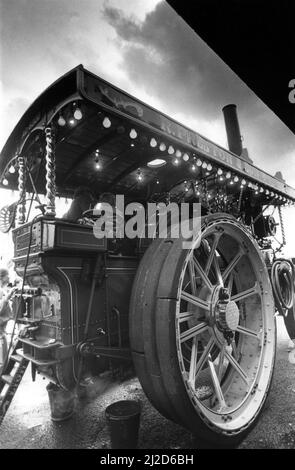 Redcar Steel Gala, le 5th juillet 1986. Grincement . . . Une attraction populaire au gala s'est avérée être ce moteur de 1913 Burrel showman's Engine, propriété de Richard Preston de 'Preston of Poto' près de Northallerton Banque D'Images