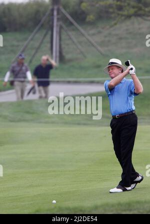 17 sept 2011-Incheon, Corée du Sud-Tom Kite des Etats-Unis, s'approche de 18th salles lors du championnat PGA Tour Songdo IBD deuxième tour au club de golf Jack Nicklaus à Incheon, à l'ouest de Séoul, le 17 septembre 2011, Corée du Sud. Banque D'Images