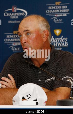 5 sept 2011-Incheon, Corée du Sud-Tom Lehman assister à la conférence de presse lors du championnat PGA Tour Songdo IBD à Incheon, à l'ouest de Séoul, le 5 sept 2011, Corée du Sud. Le Championnat Songdo IBD est un tournoi de golf sur la Champions Tour. Il a été joué pour la première fois en tant que Championnat Posco E&C Songdo en septembre 2010 au Jack Nicklaus Golf Club Korea à Songdo, en Corée du Sud. C'était le premier tournoi du Champions Tour en Asie. En 2010, la bourse s'élevait à 3 000 000 dollars américains, et $450 000 ont été regagnant. C'était le plus grand sac à main jamais pour un événement Champions Tour. Banque D'Images