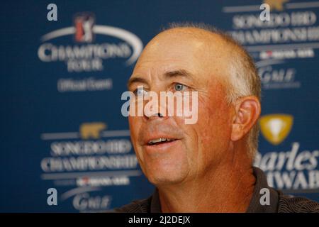 5 sept 2011-Incheon, Corée du Sud-Tom Lehman assister à la conférence de presse lors du championnat PGA Tour Songdo IBD à Incheon, à l'ouest de Séoul, le 5 sept 2011, Corée du Sud. Le Championnat Songdo IBD est un tournoi de golf sur la Champions Tour. Il a été joué pour la première fois en tant que Championnat Posco E&C Songdo en septembre 2010 au Jack Nicklaus Golf Club Korea à Songdo, en Corée du Sud. C'était le premier tournoi du Champions Tour en Asie. En 2010, la bourse s'élevait à 3 000 000 dollars américains, et $450 000 ont été regagnant. C'était le plus grand sac à main jamais pour un événement Champions Tour. Banque D'Images