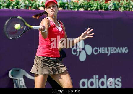 22 sept 2011 - Séoul, Corée du Sud - Julia Goerges d'Allemagne revient à Eleni Daliilidou de Grèce (pas d'image) le jour 3in le Hansol Korea Open tennis deuxième tour au fond de tennis du parc Olymoic à Seestern Séoul le 22 septembre 2011, Corée du Sud. Julia Goerges a gagné en droit 4-6, 5-7. Banque D'Images