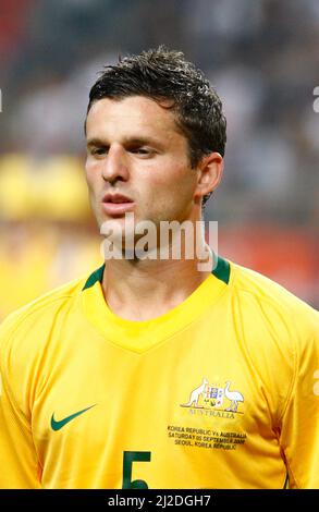 5 septembre 2009 - Séoul, Corée du Sud - Jason Culina, d'Australie, se tient devant le match international amical entre la Corée du Sud et l'Australie au stade de la coupe du monde de Séoul le 5 septembre 2009 à Séoul, Corée du Sud. Banque D'Images