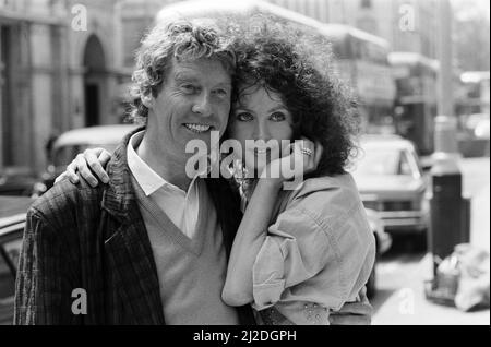 Michael Crawford et Sarah Brightman qui sont les vedette dans la nouvelle comédie musicale, le fantôme de l'Opéra, par Andrew Lloyd Webber et Harold Prince. 27th mai 1986. Banque D'Images