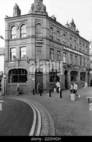 Le duc de Wellington, maison publique de la brasserie Brains. La Hayes, Cardiff, pays de Galles. Novembre 1985. Banque D'Images