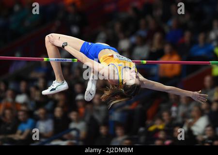 Yaroslava Mahuchikh (UKR) pose gagne le saut en hauteur féminin à 6-7 1/2 (2,02m) lors des Championnats du monde d'athlétisme en salle, samedi 19 mars 2022 Banque D'Images