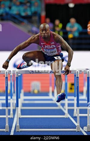 Grant Holloway (États-Unis) remporte les 60m haies en 7,39 lors des Championnats du monde d'athlétisme en salle, dimanche 20 mars 2022, à Belgrade, Serbie. (Giro Mo Banque D'Images