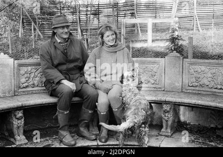 Michael Heseltine, photographié chez lui avec sa femme Ann. Quelques jours plus tôt, il a démissionné de son poste de secrétaire d'État à la Défense pour l'affaire Westland. 13th janvier 1986. Banque D'Images