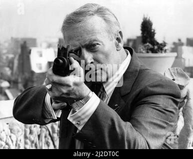 Edward Woodward acteur qui joue Robert McCall dans la nouvelle série télévisée américaine The Equalizer, en photo le 25th octobre 1986. Banque D'Images