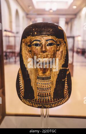 Masque d'or de l'ancien Pharaon égyptien Toutankhamon dans le Musée égyptien du Caire, le plus ancien musée archéologique du Moyen-Orient Banque D'Images