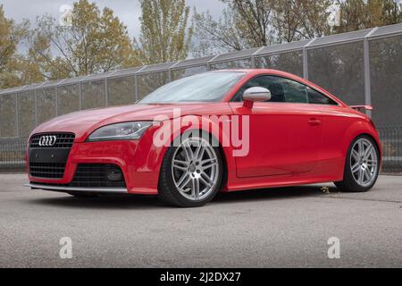 MONTMELO, ESPAGNE-10 OCTOBRE 2021 : 2009 Audi TT S-Line (Mk2, Type 8J) Banque D'Images