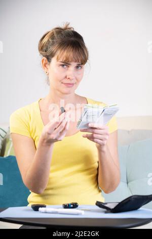 Feuillet pour femme diabétique Banque D'Images