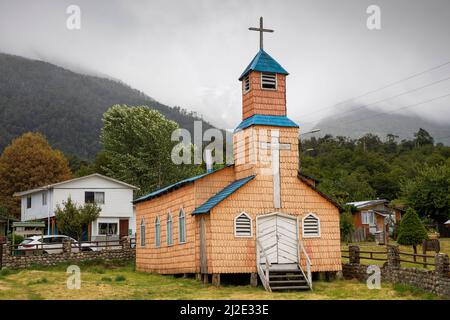 29-01-2020, Chili - l'église en bois de Puyuhuapi, un village le long de la Carretera Austral en Patagonie Banque D'Images