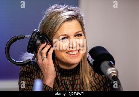 Queen Maxima des pays-Bas à la station de radio NPO FunX à Rotterdam, le 01 avril 2022, lors de l'émission du matin « Start with Fernando », elle parle de l'importance de la santé financière et répond aux questions des auditeurs sur les finances photo: Rotapool/S.vd Wal/Albert Nieboer/Netherlands OUT/point de vue OUT Banque D'Images
