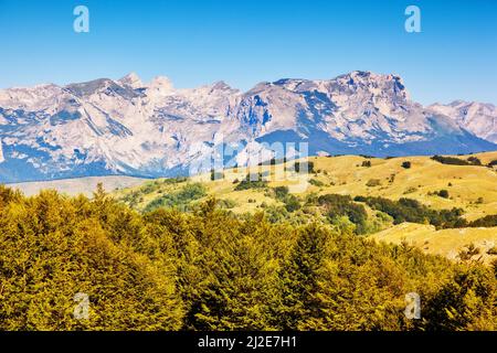 Fantastique journée ensoleillée dans le parc national de Durmitor au Monténégro, dans les Balkans. Europe. Le monde de la beauté. Banque D'Images