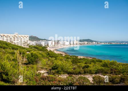 Une vue aérienne de la ville de Cala Millor, Majorque Espagne Banque D'Images