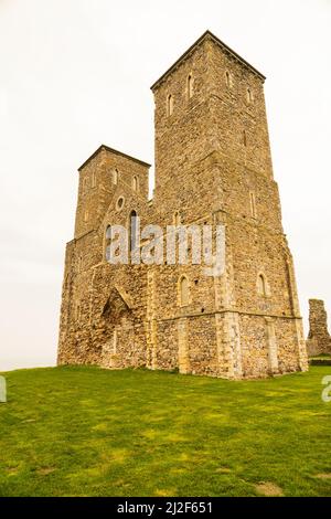 Les vestiges de l'église St Marys, Reculver, Herne Bay, Kent. Banque D'Images