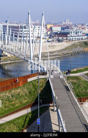 La grande passerelle vue depuis le dernier étage de la FRAC Nord, Nord, hauts-de-France, France Banque D'Images