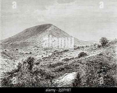 Le mont Tabor est situé en Basse-Galilée, à l'est de la vallée de Jezreel, en Israël, au Moyen-Orient, en Orient. Syrie par Charles Louis Lortet (1836-1909) le Tour du monde 1882 Banque D'Images