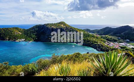 Baie de Marigot, Terre-de-Haut, Iles des Saintes, les Saintes, Guadeloupe, Antilles néerlandaises, Caraïbes. Vue depuis fort Napoléon. Banque D'Images