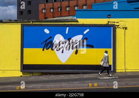 Londres, Royaume-Uni. 31 mars 2022. Street art qui, lorsqu'il est scanné avec un smartphone, invite à faire des dons à l'Ukraine. Crédit: Stephen Chung / Alay Banque D'Images