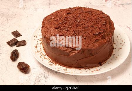 Gâteau de dattes, de chocolat et de patates douces avec des dattes et des morceaux de chocolat Banque D'Images