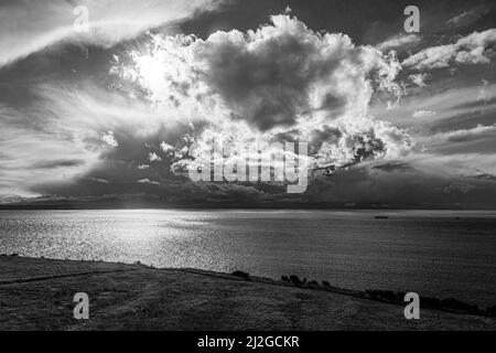 Scène de Cloudscape au-dessus de Admiralty Inlet, parc national de fort Ebey, Washington, États-Unis Banque D'Images