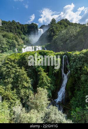 Une vue panoramique de Cascate Delle Marmore en Ombrie, Italie Banque D'Images