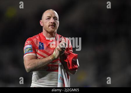 James Roby #9 de St Helens applaudit les supporters itinérants à la fin du match après que son côté a battu Leeds Rhinos 0-26 sur son apparence de joueur en 500th Banque D'Images