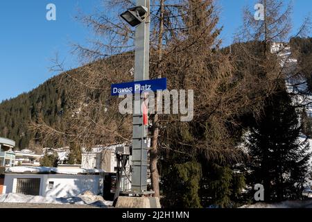 Davos, Suisse, 23 mars 2022 plaque qui montre la destination à la gare Banque D'Images