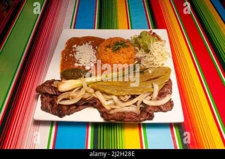 Plat mexicain connu sous le nom de carne asada Banque D'Images