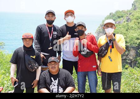 Un groupe de vacances d'adolescent sur Heha Ocean View. Heha Ocean View est l'un des objets touristiques célèbres de Yogyakarta, Indonésie Banque D'Images