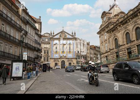 Porto, Portugal. Mars 2022. Vue sur l'église Santo António dos Congregados dans le centre-ville Banque D'Images