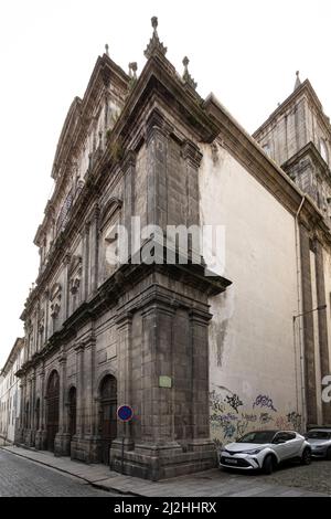 Porto, Portugal. Mars 2022. Vue extérieure du monastère de Sao Bento da Vitória dans le centre-ville Banque D'Images