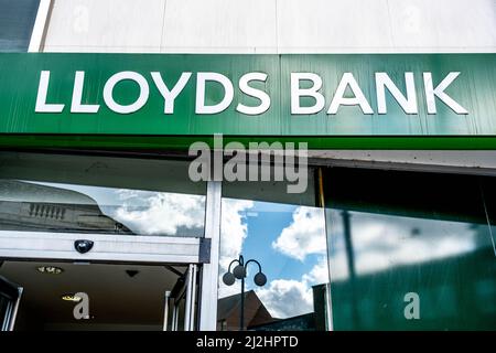 Kingston upon Thames London UK, avril 01 2022, Lloyds Bank Sign and logo with No People Banque D'Images