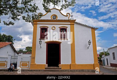 TIRADENTES, MINAS GERAIS, BRÉSIL - 27 JANVIER 2020 : chapelle baroque dans le centre historique Banque D'Images