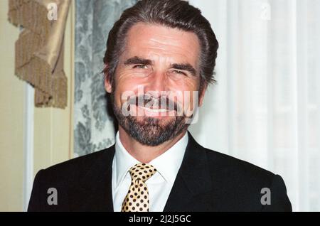 Les stars de « la voix du cœur » à Londres. James Brolin. 12th juillet 1988. Banque D'Images