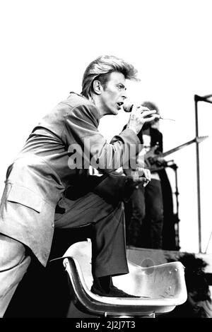 David Bowie se présente à Roker Park, Sunderland, le 23rd juin 1987 dans son Glass Spider Tour Banque D'Images