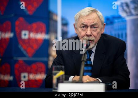 Cracovie, Pologne. 23rd mars 2022. Jacek Majchrowski parle lors d'une conférence de presse avec Sean Penn sur l'aide humanitaire à l'Ukraine. (Photo de Vito Corleone/SOPA Images/Sipa USA) crédit: SIPA USA/Alay Live News Banque D'Images