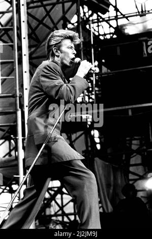 David Bowie se présente à Roker Park, Sunderland, le 23rd juin 1987 dans son Glass Spider Tour Banque D'Images