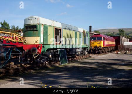 29/09/2013 Kirkby Stephen East (Stainmore Railway) a conservé la locomotive diesel 20169 de classe 20 avec la classe 47 47785 derrière Banque D'Images