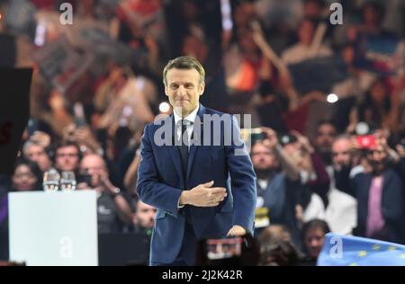 La Défense, France. 02nd avril 2022. France, PARIS, 2022-04-02. PREMIÈRE RÉUNION DU CANDIDAT PRÉSIDENT, EMMANUEL MACRON, crédit: françois pauletto/Alamy Live News Banque D'Images